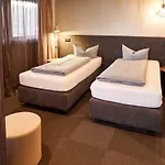 Otel Arrivel Kirchheim - Bisher Novitel 2*