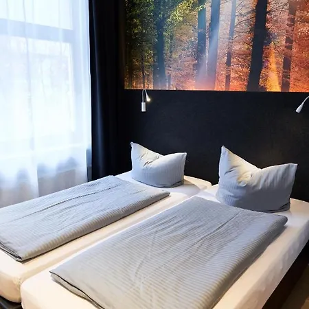 Arrivel Kirchheim - Bisher Novitel Hotel