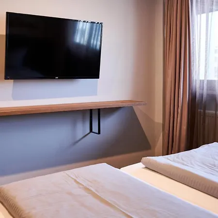 Arrivel Kirchheim - Bisher Novitel Hotel