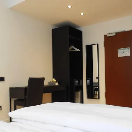 Arrivel Kirchheim - Bisher Novitel Hotel