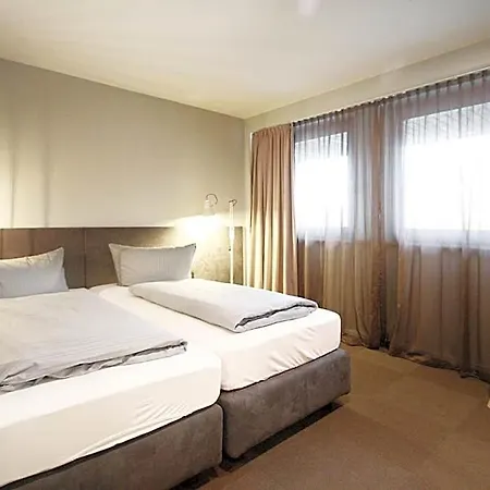 Szálloda Arrivel Kirchheim 2*
